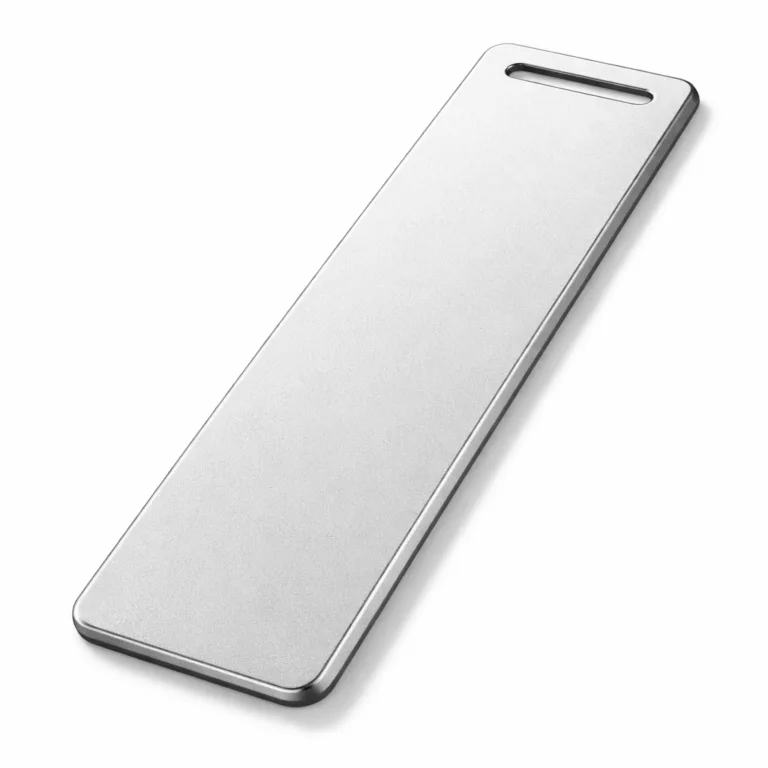 This bookmark tag features an anodized aluminum base and a matte sandblasted surface for a sleek, modern look. Beveled edges add a refined detail, making it both attractive and comfortable to use. The finish is durable and scratch-resistant.