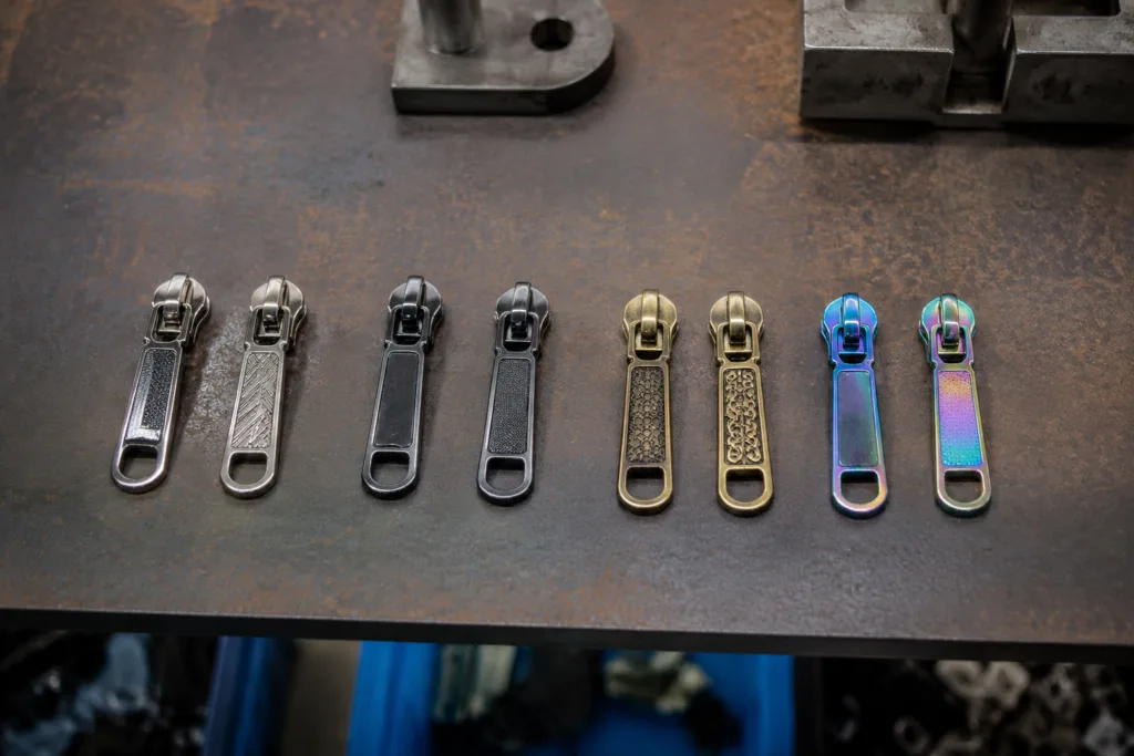 zipper pull branding methods